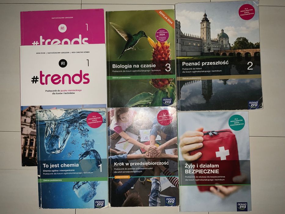 Biologia 3, Trends 1, Chemia 1, EDB, Historia 2, Krok w przedsiębior.