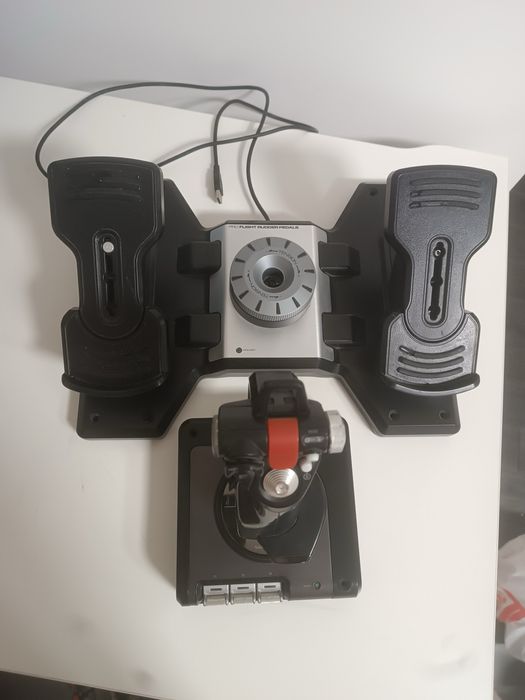 Авіосімулятор ,маніпулятор Saitek X52 pro flight cotrol ,контролер