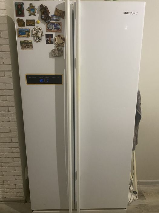 Холодильник Samsung side by side