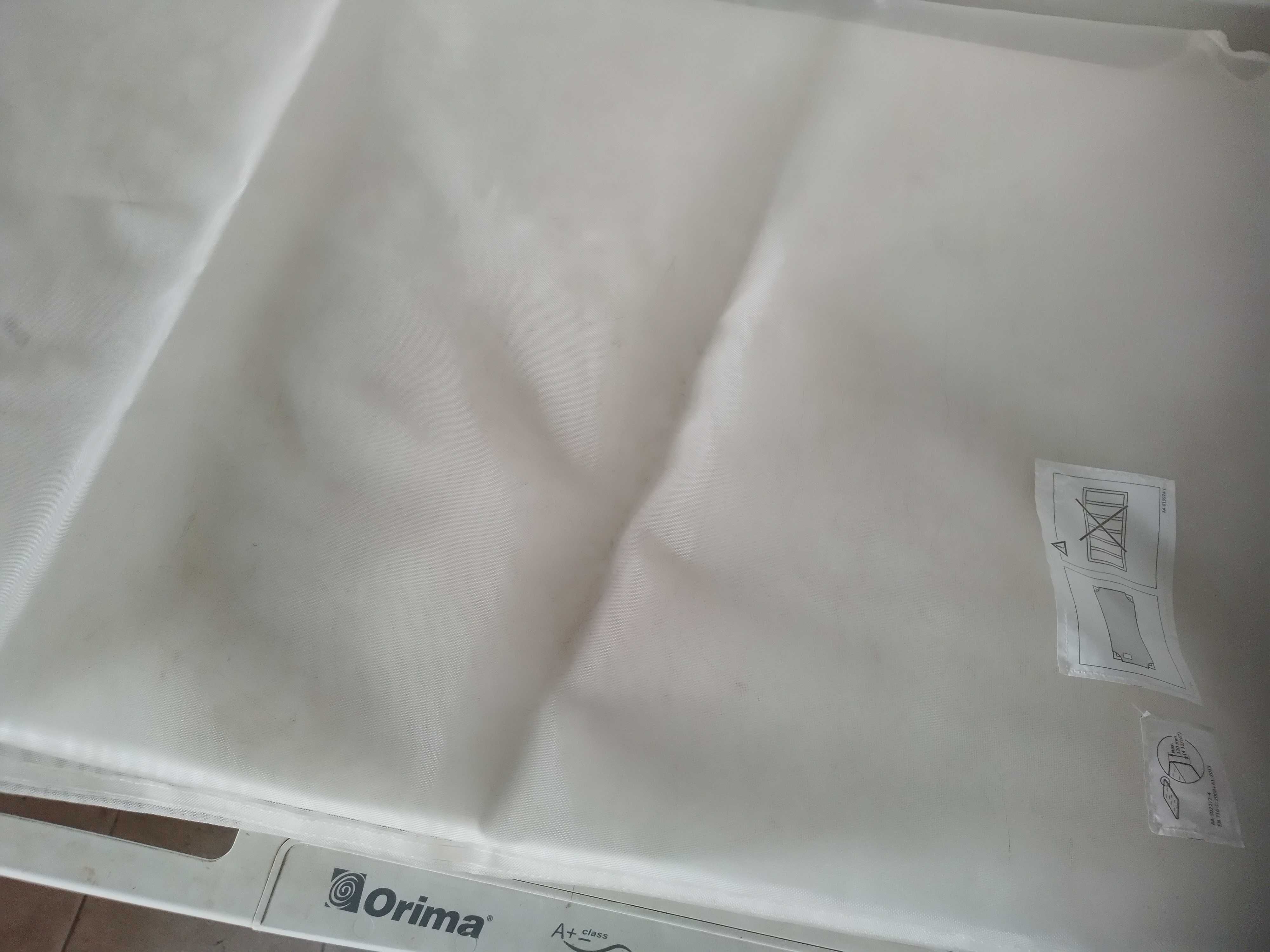 Berço madeira + acessórios vários        75,00€