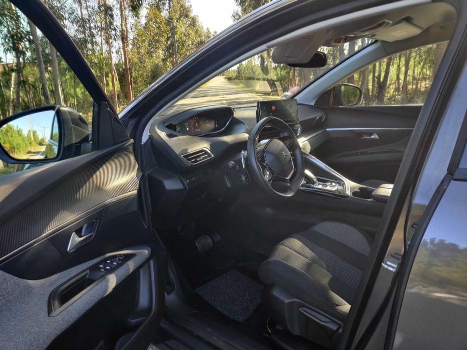 Peugeot 3008 1.2i 130cv EAT8 2022