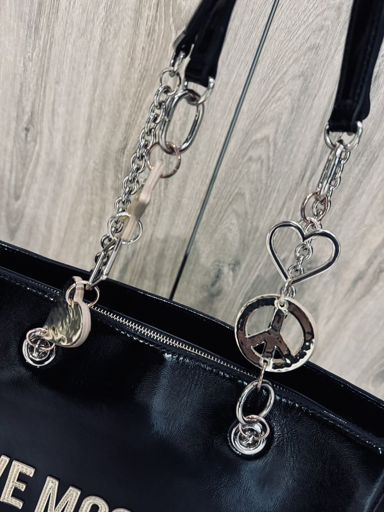 Shopperka Love Moschino