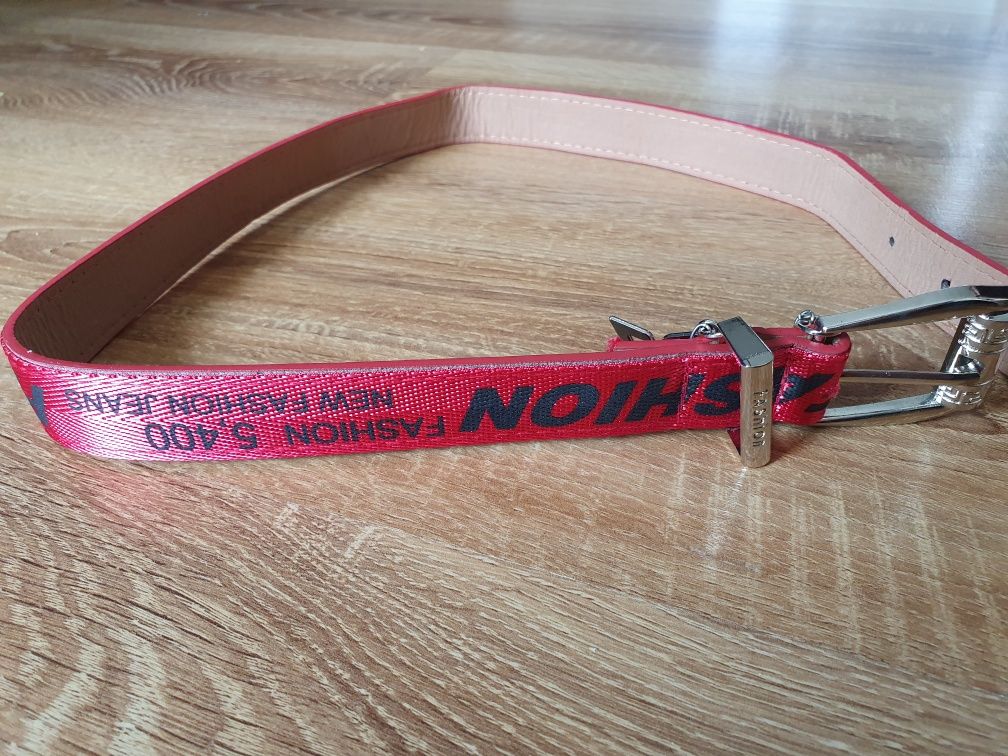 Czerwony pasek 90 cm