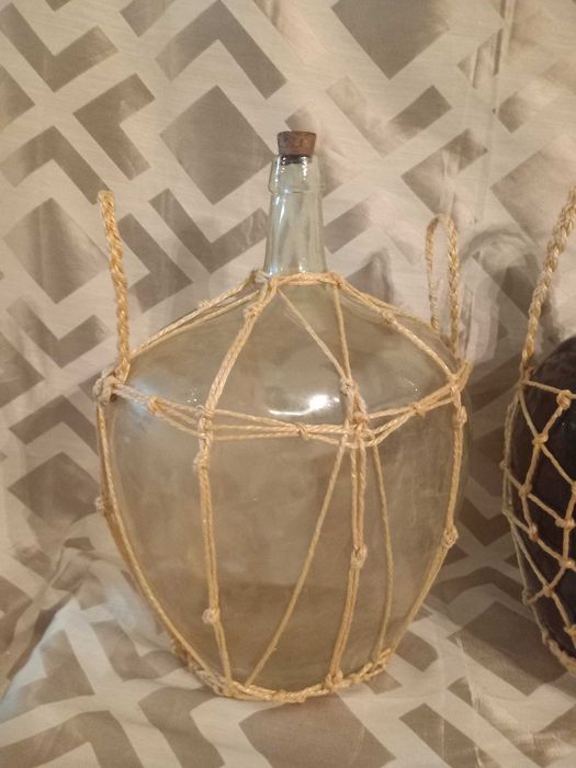 Garrafões de vidro, Antigos, cobertura corda  macramé, preço cada