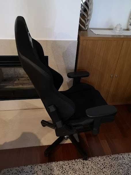 Cadeira de gamer.