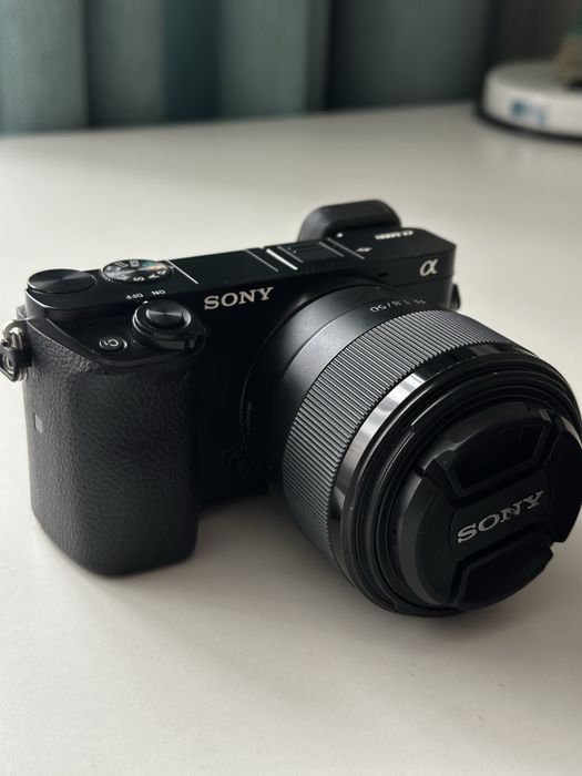 Sony a6000 з двома обєктивами