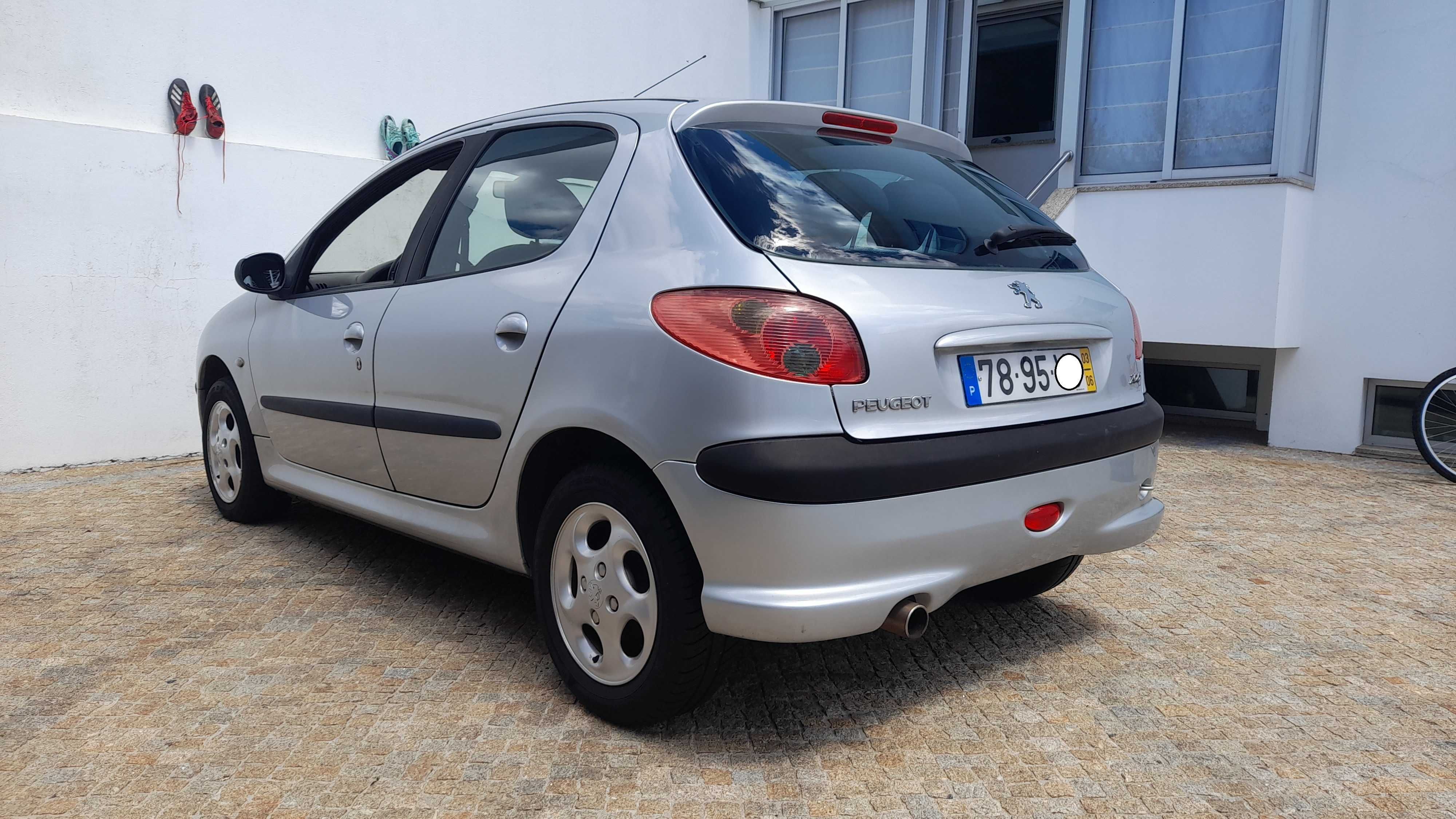 Peugeot 206 1.1 Gasolina A/C apenas 134 Mil Kms Full Extras