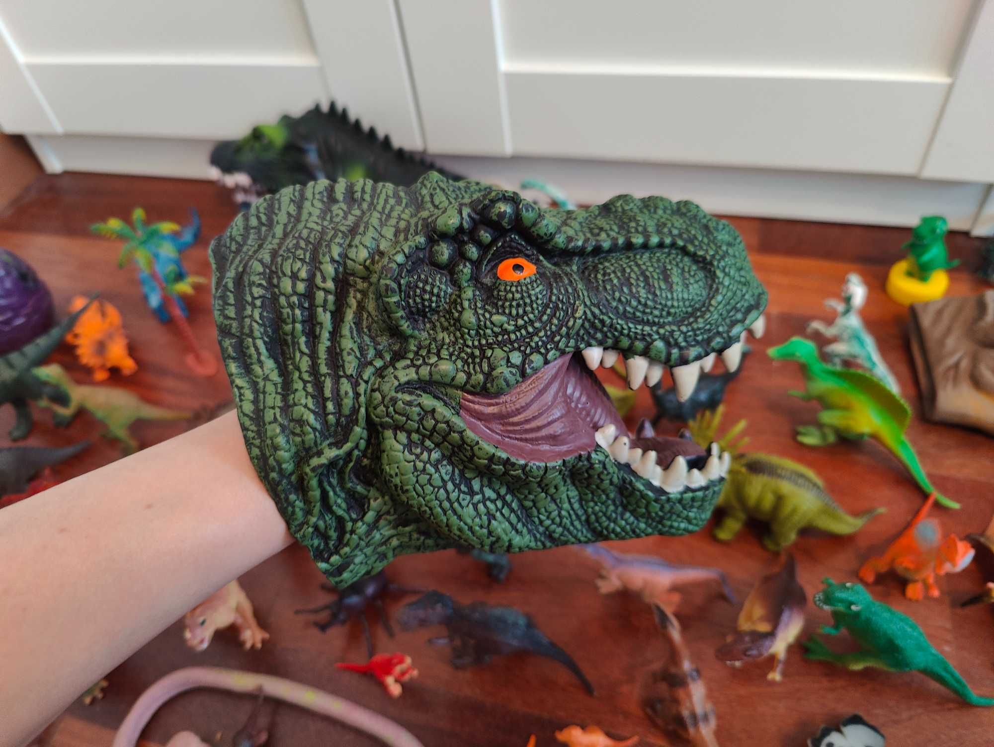 Duży zestaw dinozaurów i innych zwierzaków