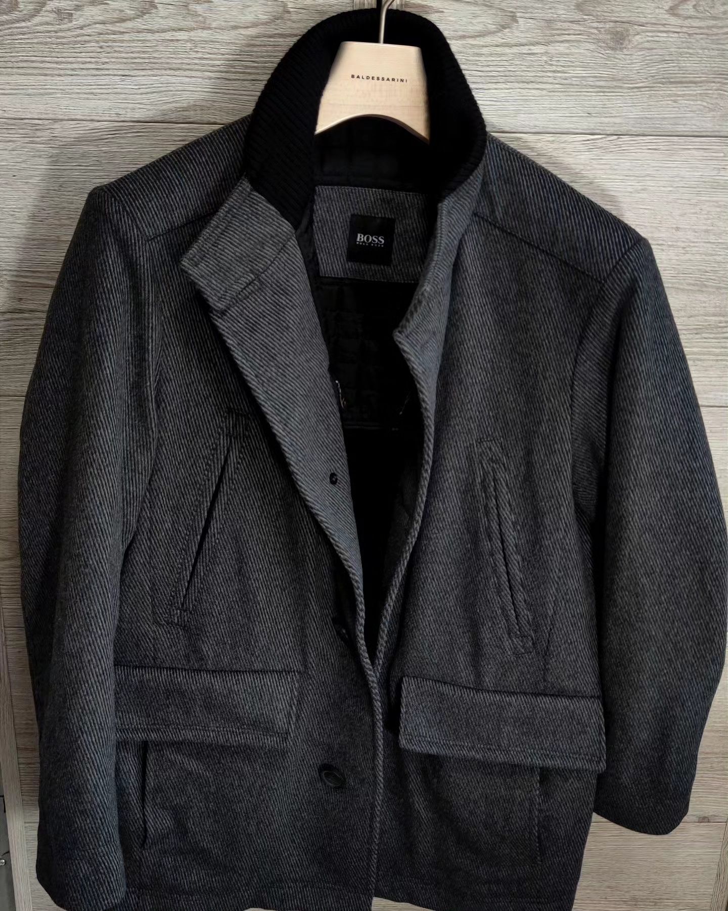 Мужские стильные шерстяное пальто курточка Hugo BOSS в сером цвете