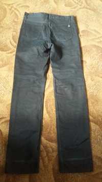 Мужские осенние темные джинсы