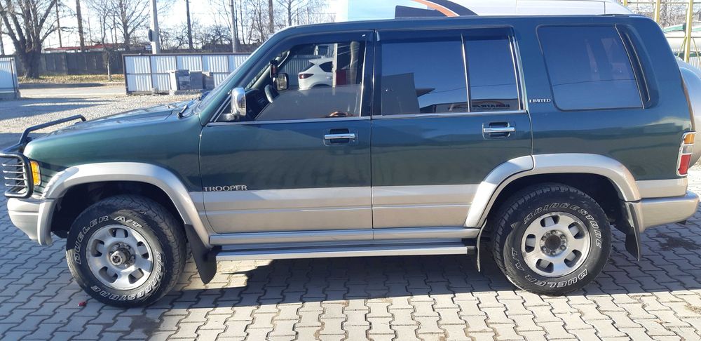 Продам або обміняю рамного джипа
