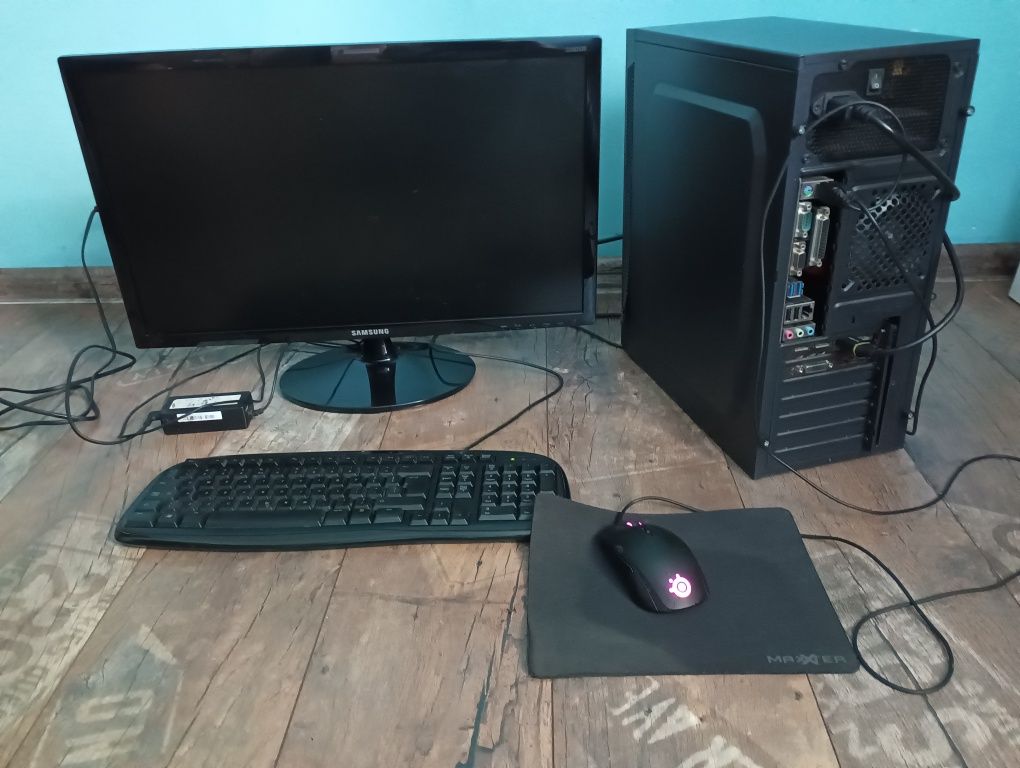 Komputer do gier + monitor Samsung S24D330H!