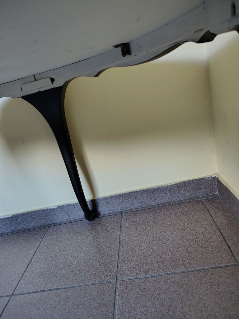 Okrągły stół do renowacji