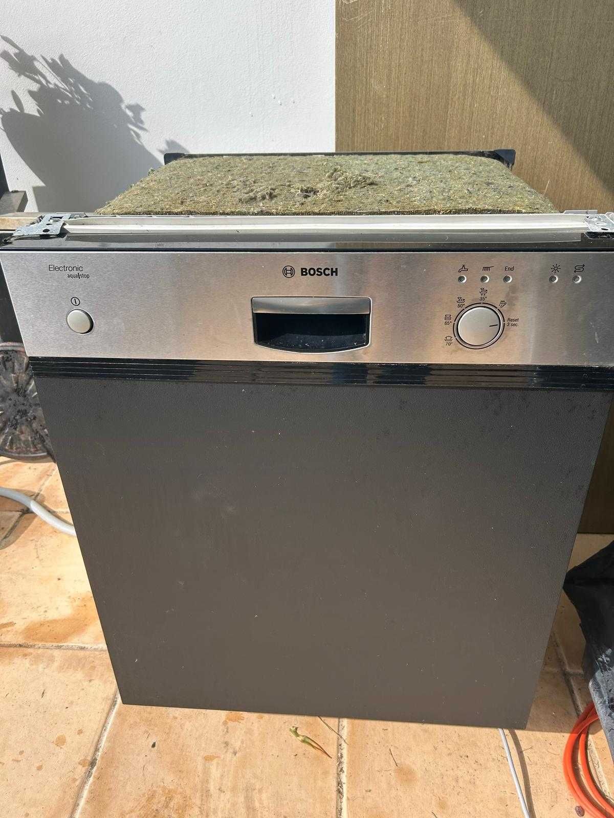 Máquina de lavar loiça de encaste usada - BOSCH