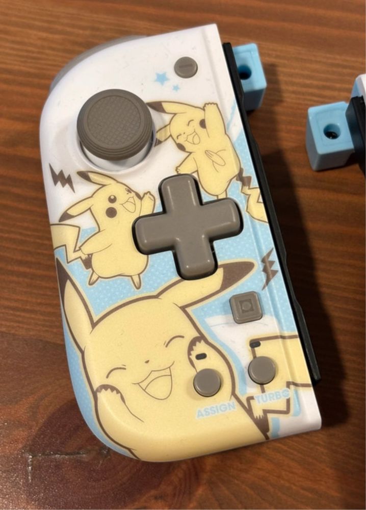 Nintendo Switch Kontroler HORI Split Pad Compact Pikachu & Mimikyu