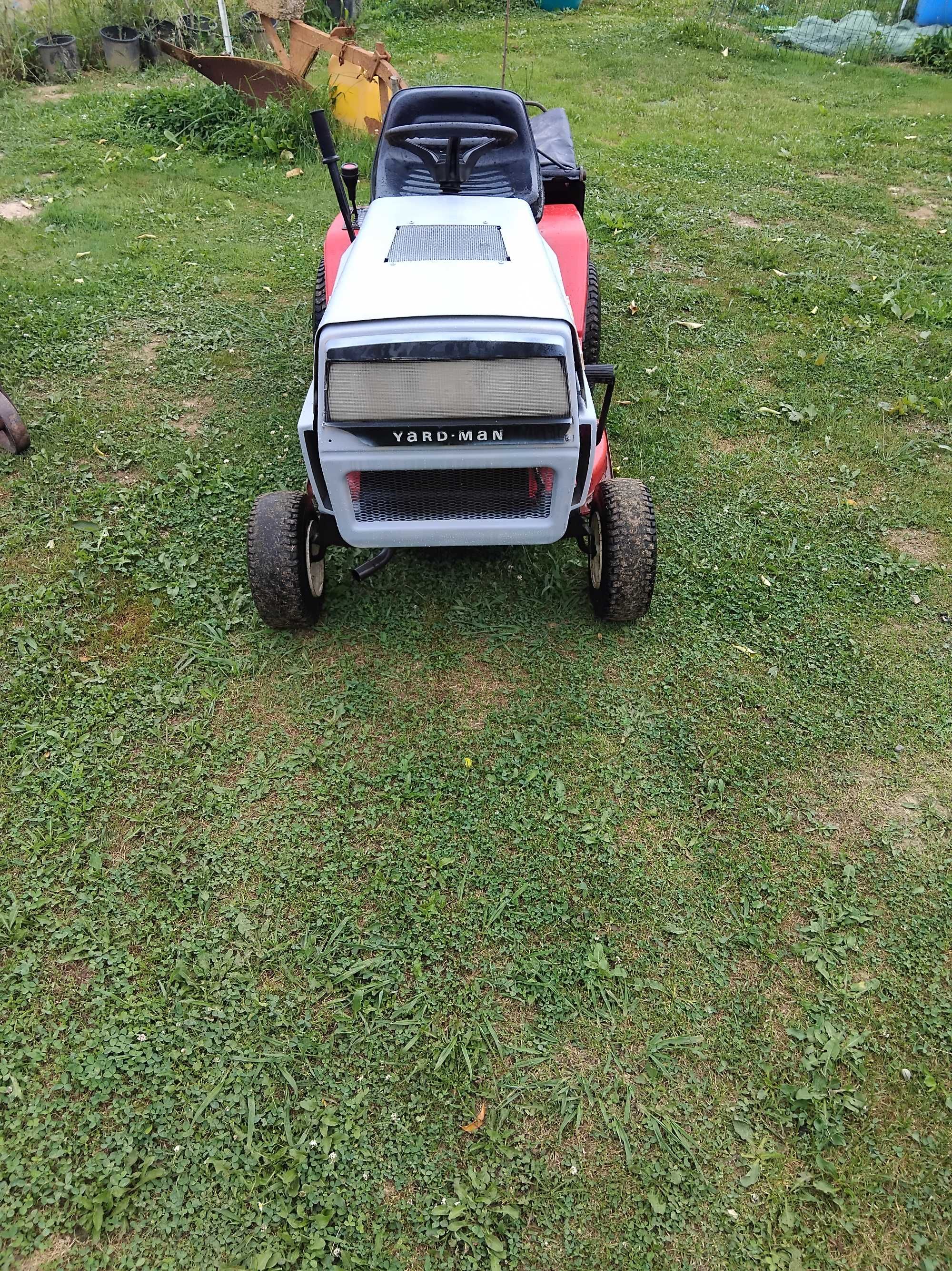Tractor corta relva