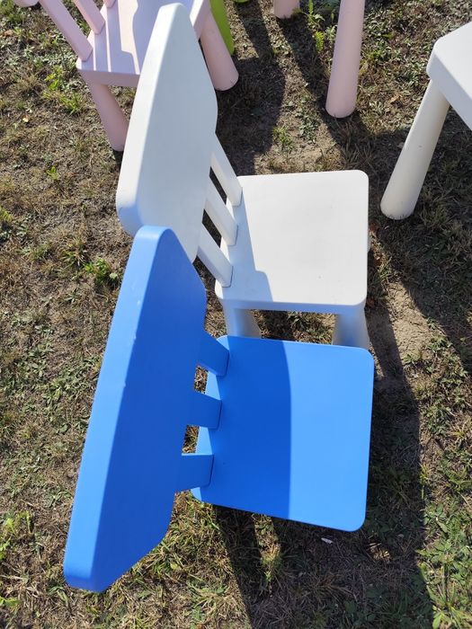 Zestaw stolik i dwa krzesełka Ikea mamut