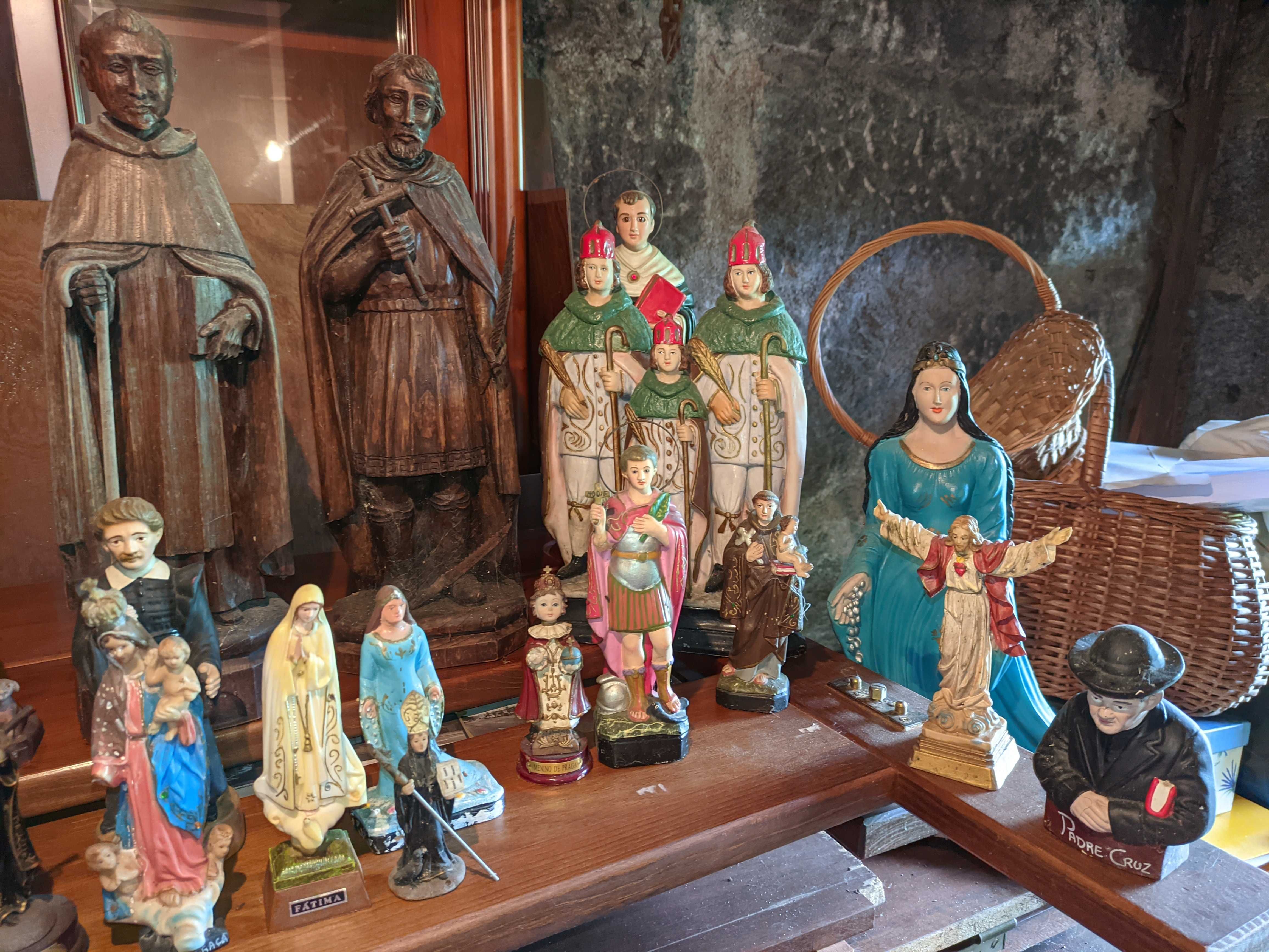 Conjunto de Figuras de Santos