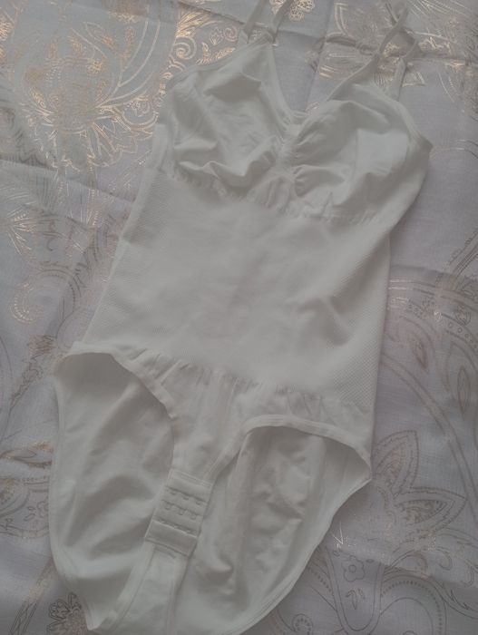 Біле боді з утяжкою  46-48р L