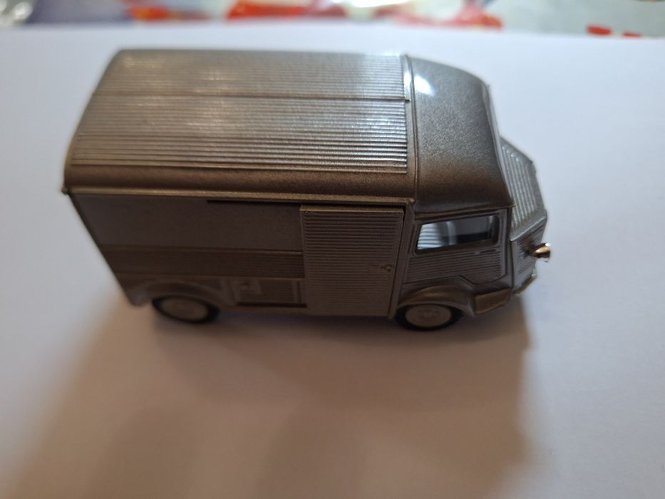 Carrinha miniatura 1/43