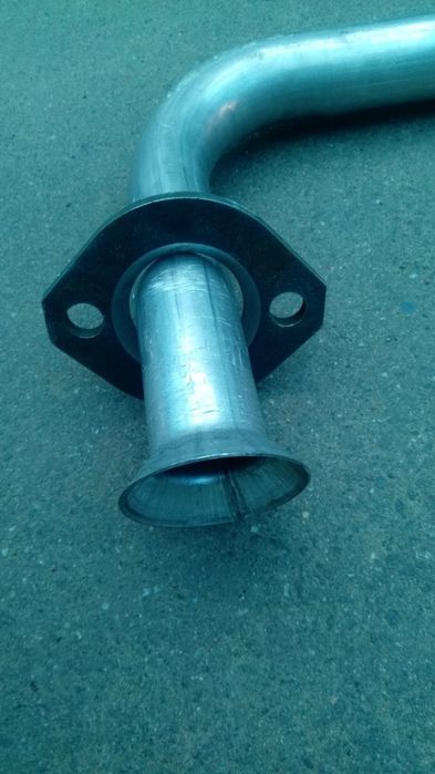 Труба приемная Труба прийомна Рено Логан 1