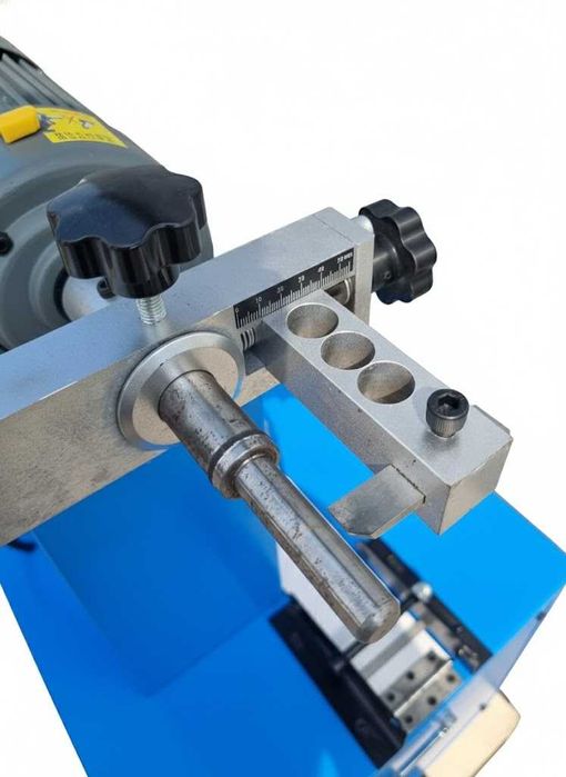 Przecinarka z skórowarką do węży hydraulicznych