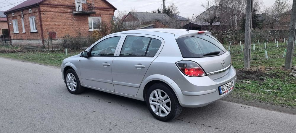 Opel Astra 1,6B 116PS  Uwaga tylko 134tyś km Xsenony Oryginalny lakier