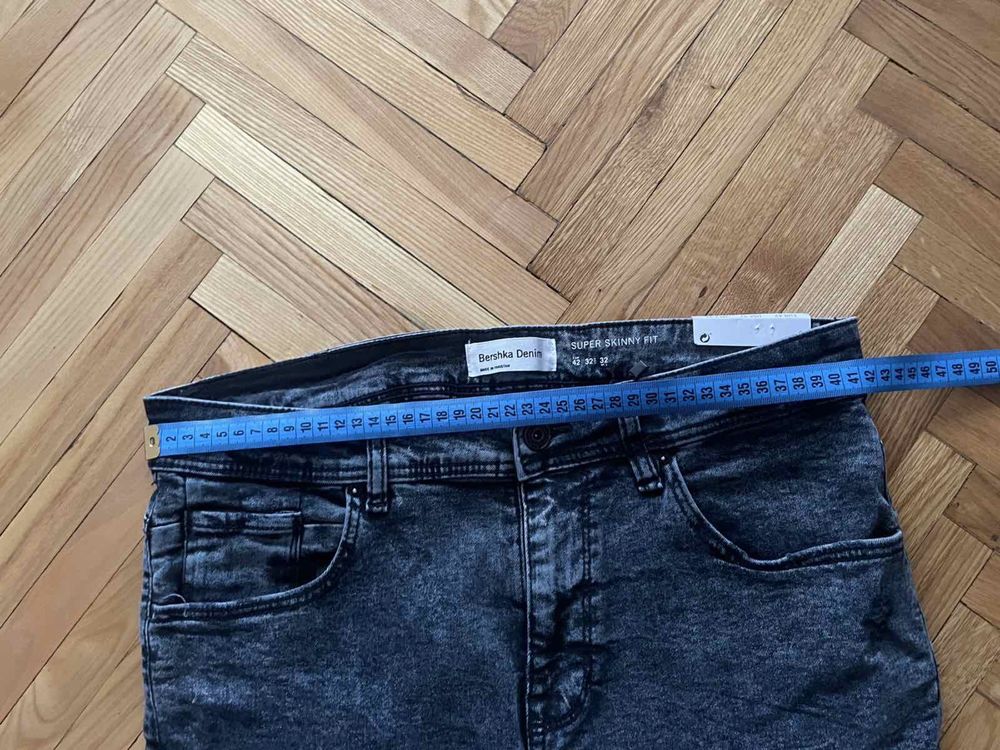 Джинси Bershka розмір 32