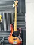 Gitara Fender Player Plus Jazz Bass Maple Fingerboard Sienna Sunburst