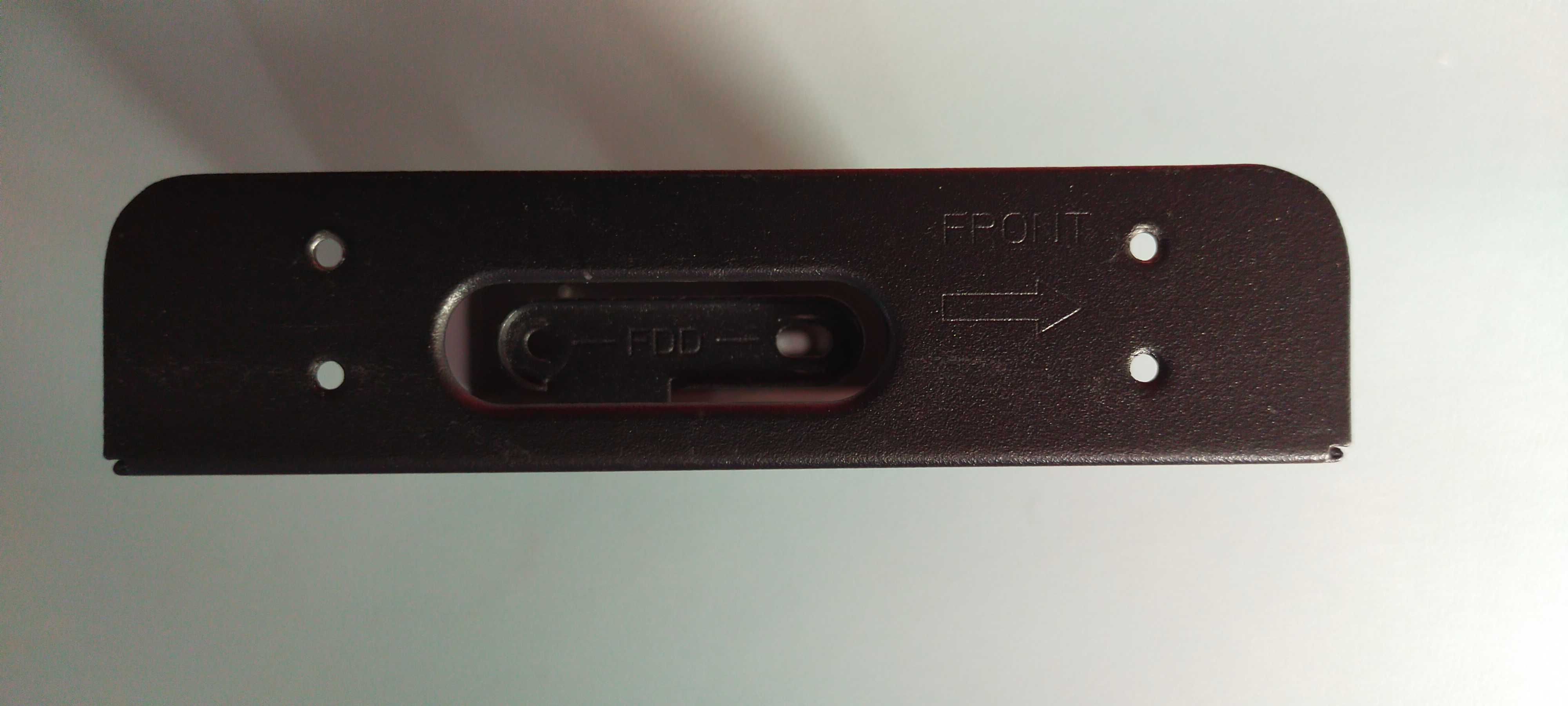 Tacki na dyski SSD | HDD 2,5". Metalowe siatkowane zaślepki 5,25"itp.
