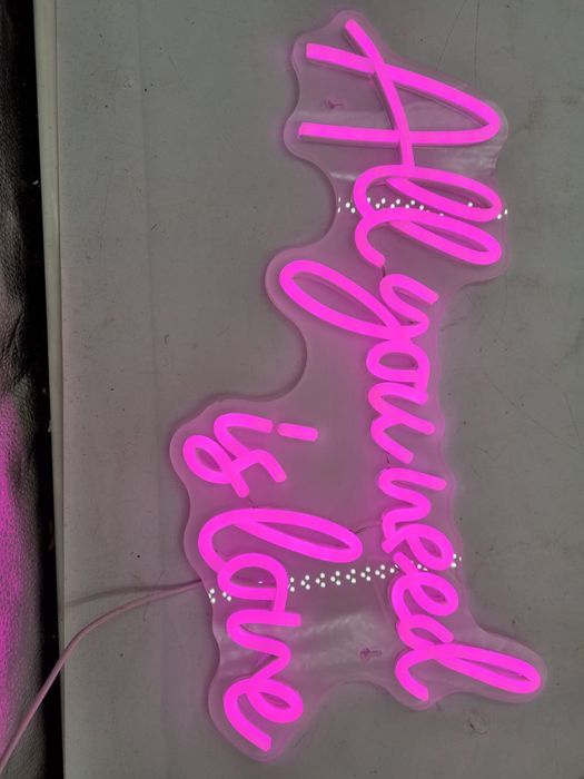 Napis neonowy All you need is love