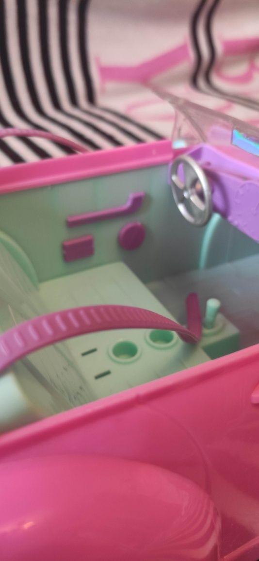 Samochód, krzesełko i mikrofalówka dla lalki