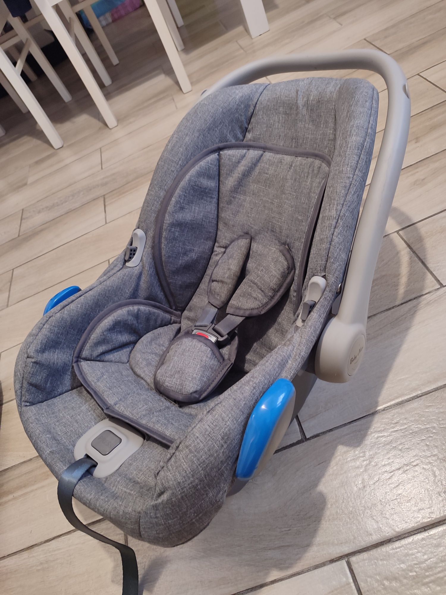 Fotelik nosidełko Baby Merc 0-13kg