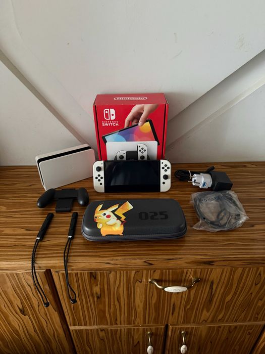 Konsola Nintendo Switch OLED + Etui + Akcesoria - Oryginalne pudełko