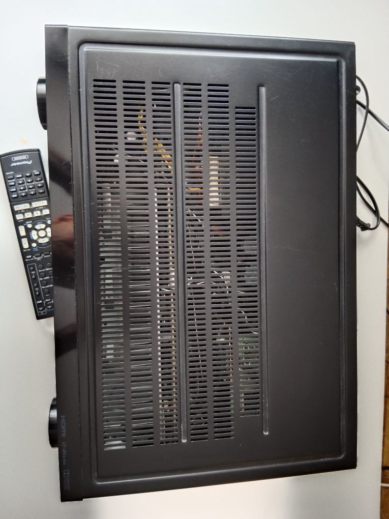 Amplituner Pioneer VSX 323