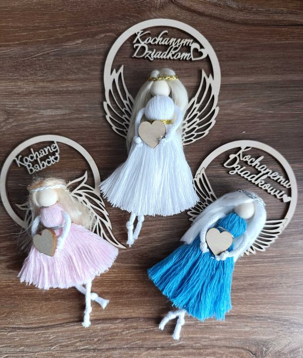 Aniołki na dzień babci i dziadka obręcze drewniane serduszka prezent