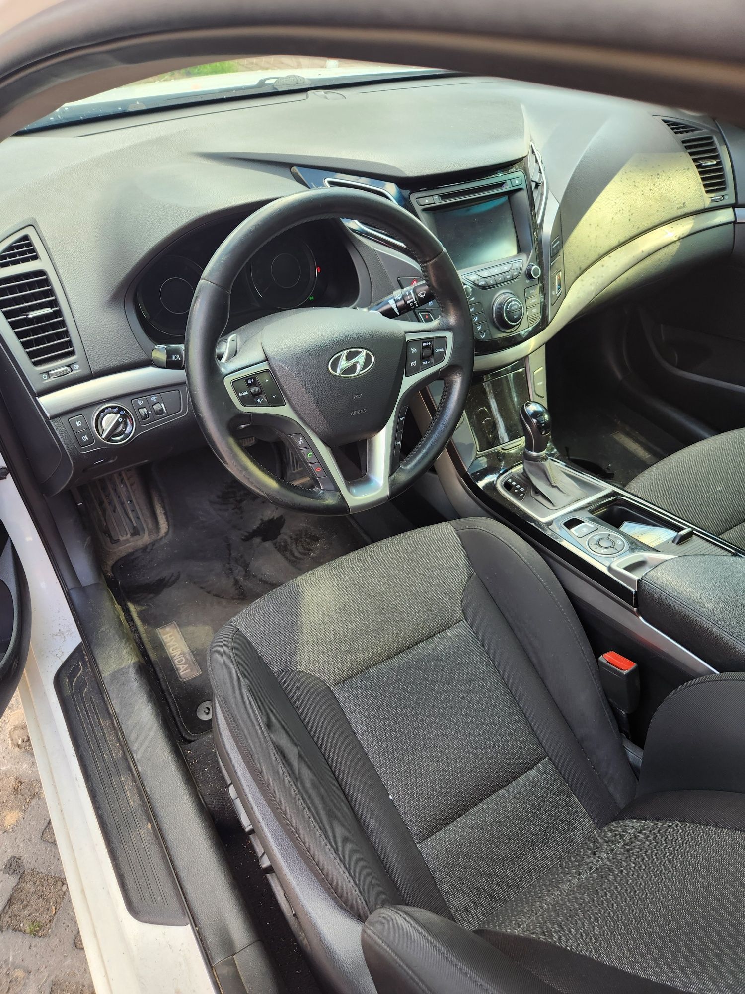 Hyundai i40 1.7crdi bardzo bogato wyposażony , automat