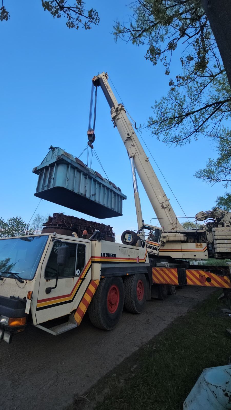 Аренда, услуги автокрана грузоподъемностью 100, 150, 200 и 300 тонн