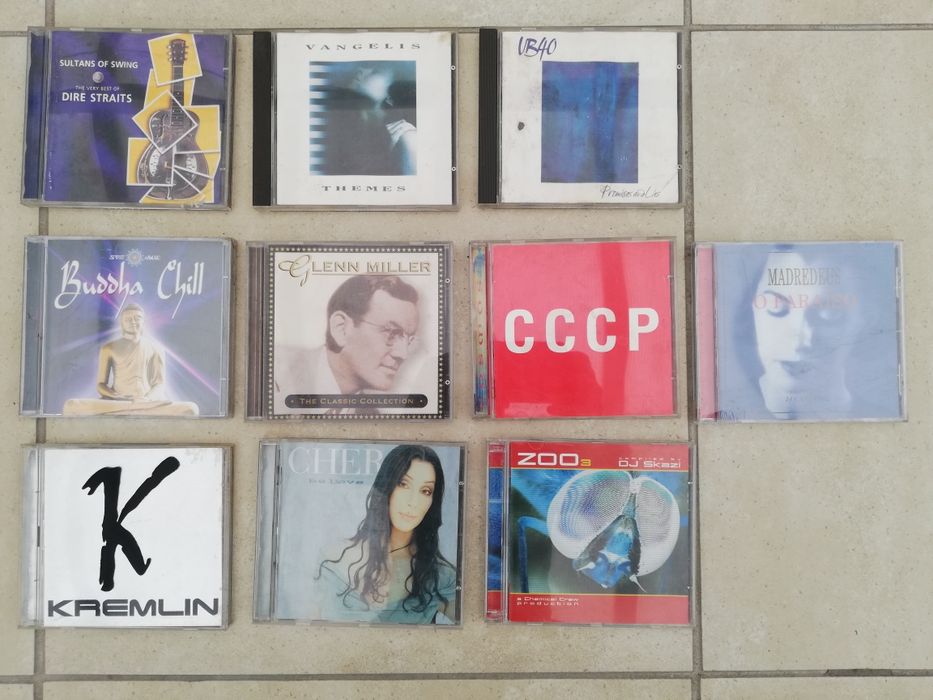 42 CDs de música diversos