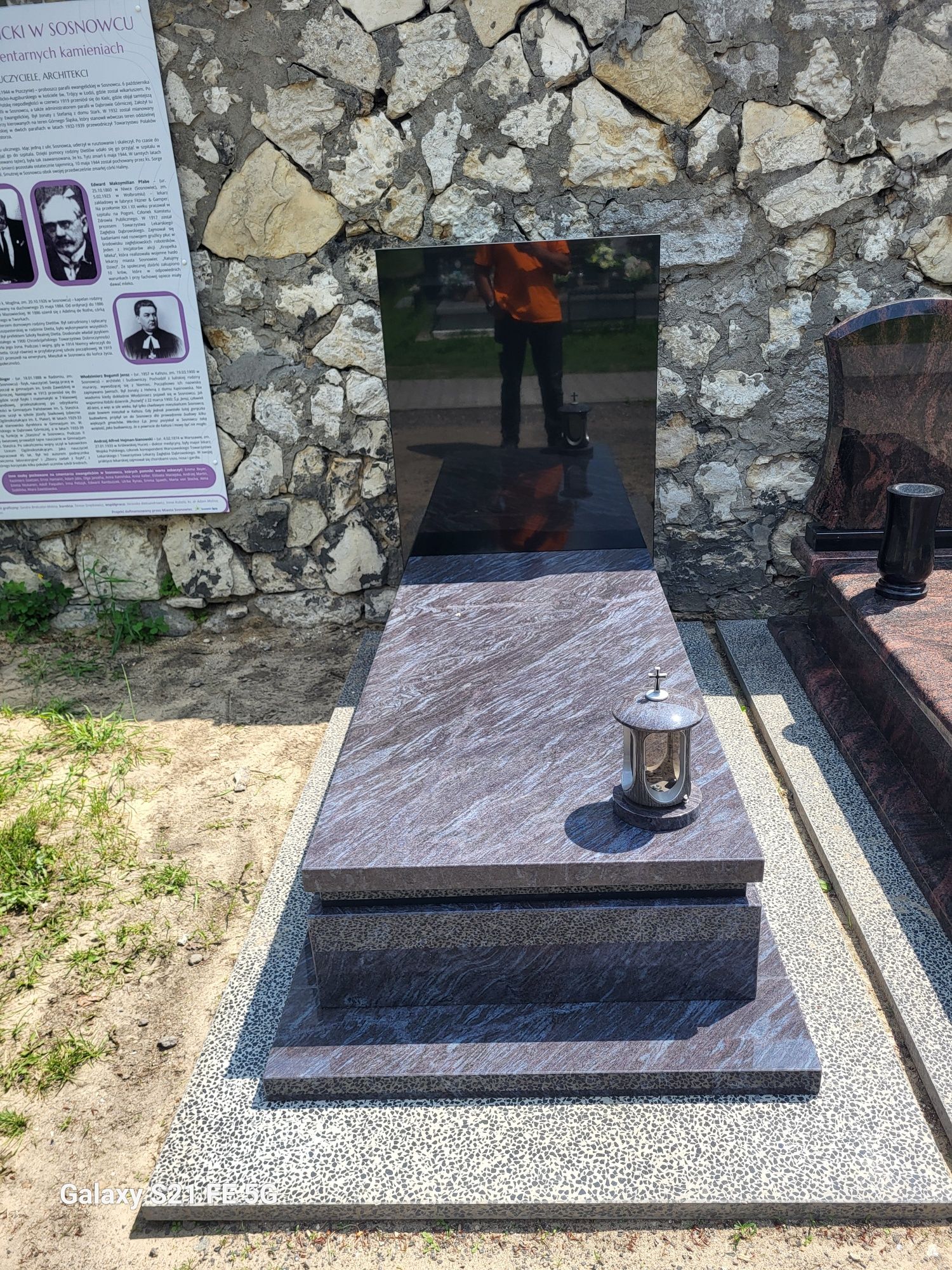Nagrobki granitowe  od 4000 zł Nagrobki podwójne