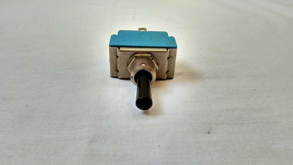 Тумблерний перемикач радянський