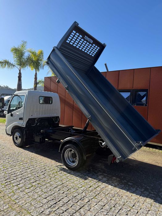 Toyota dyna tribasculante 2014