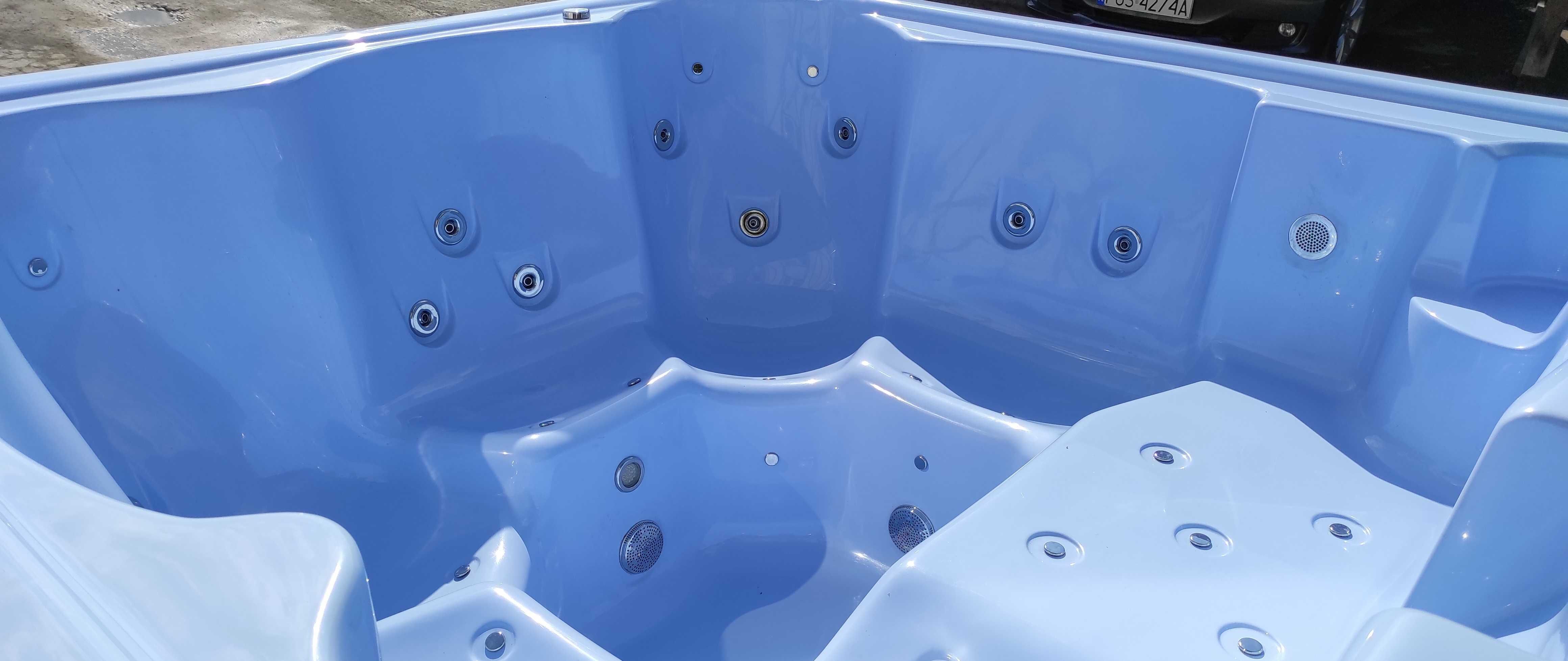 Całoroczne NOWE jacuzzi dla 6 osób - rozmiar 213x213x90cm