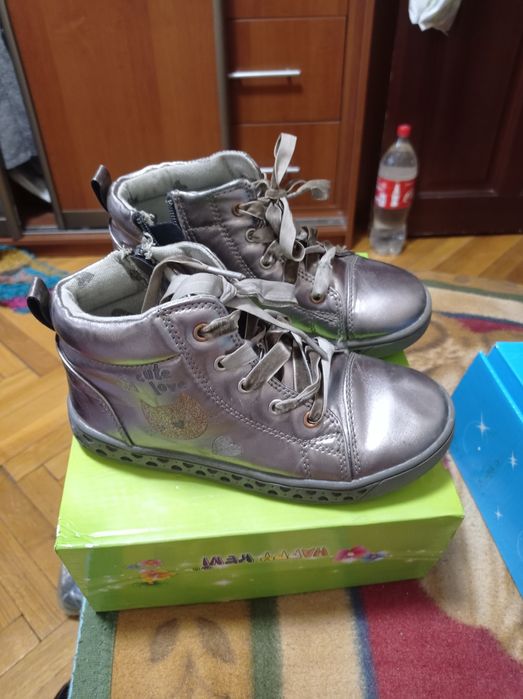 Продам детскую обувь