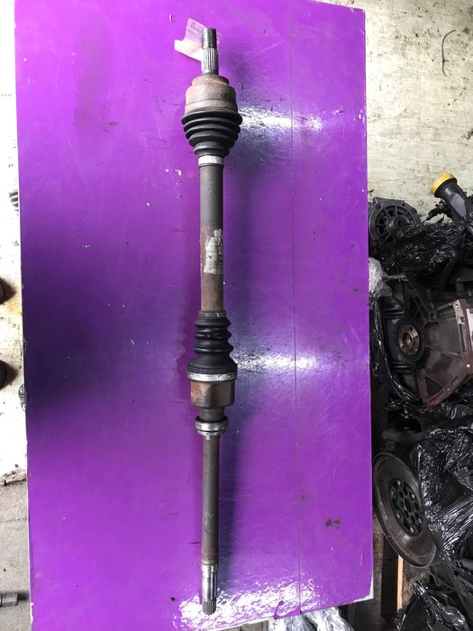 Полуось піввісь привід привод Peugeot 307 \ Citroen C4 1.4 1.6 БЕНЗИН.