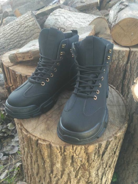Чоловічі ботинки