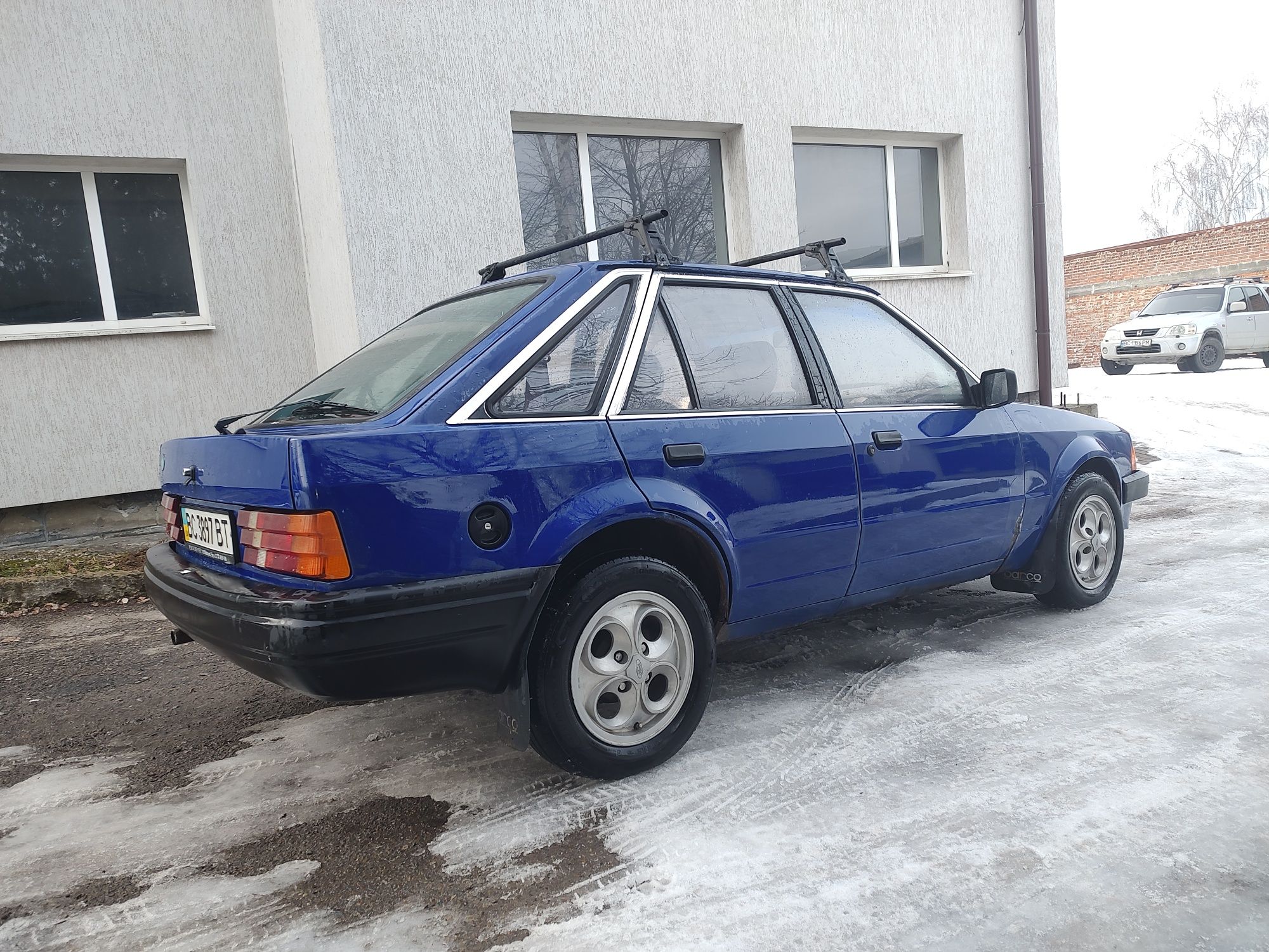 Ford escort 1,1 хороший стан один власник 20 років диски з XR