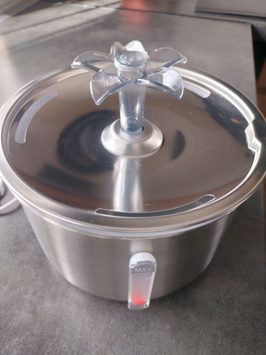 Fontanna dla psów kotów do picia wody poidło dozownik 2000ml miska