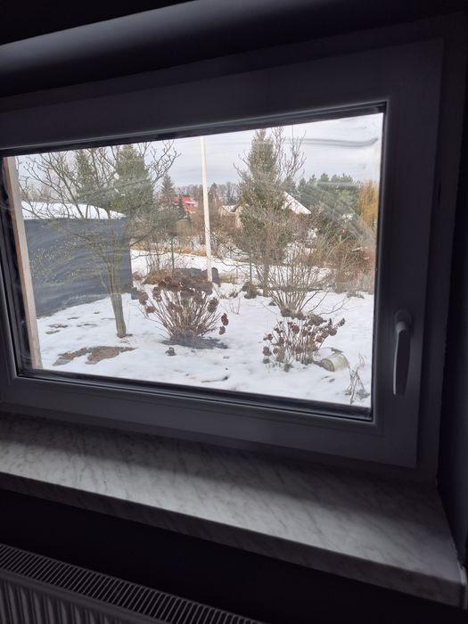 Mycie okien, balustrad oraz witryn sklepowych