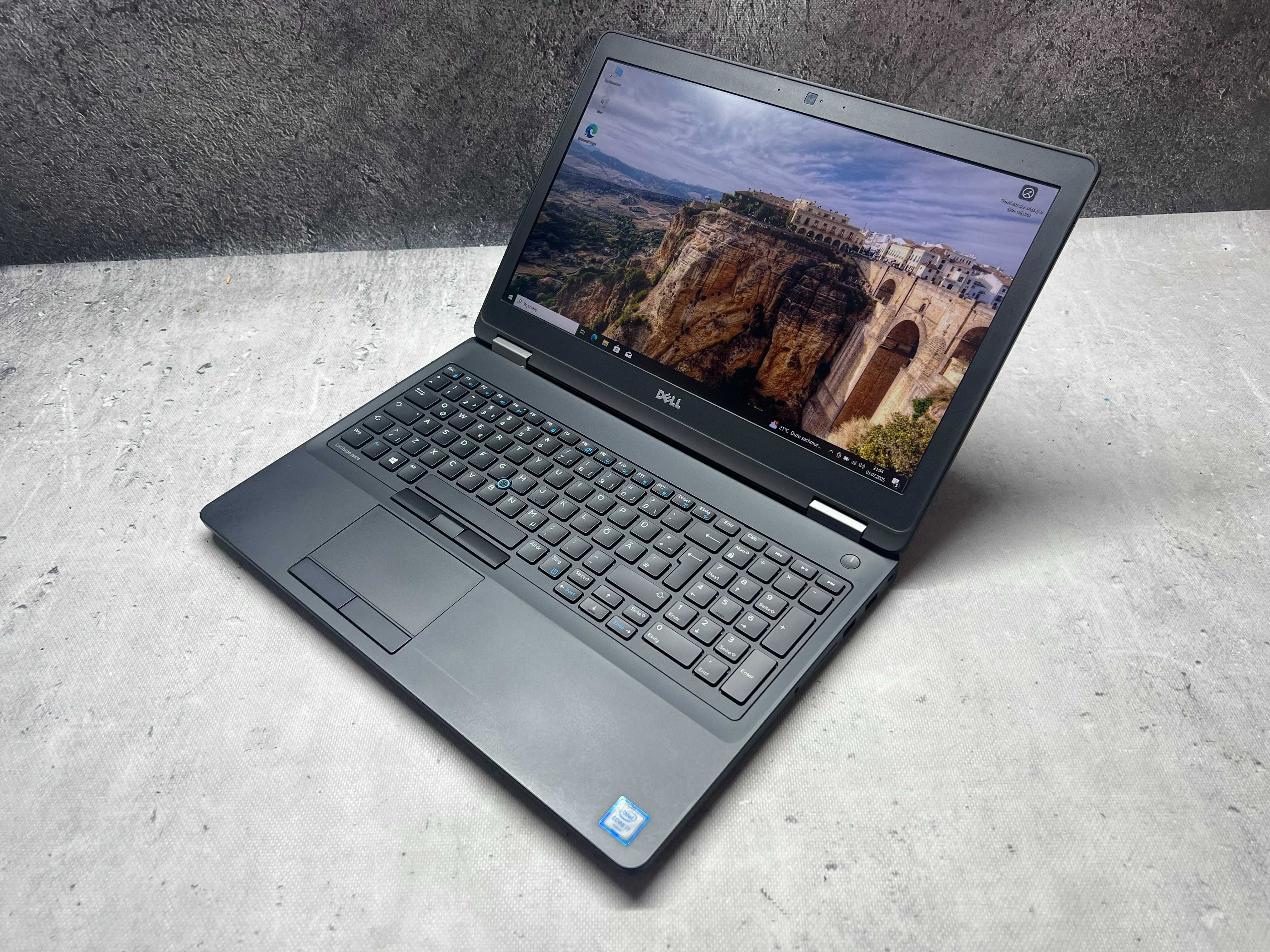 Dell Latitude E5570 / i7-6600U/ 16GB DDR4/ 512GB SSD/ R7 360 2GB/ 15.6